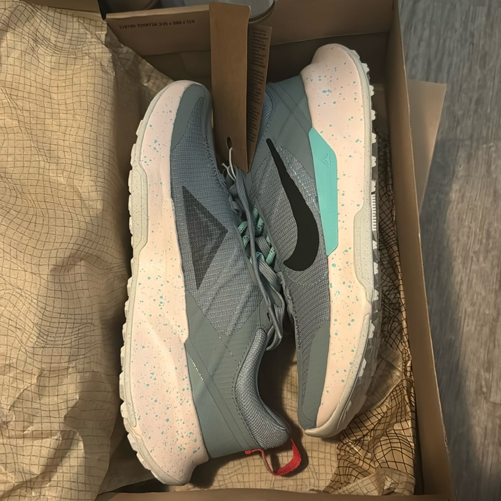 BNWT Nike juniper trail women’s running sneakers size 7.5
